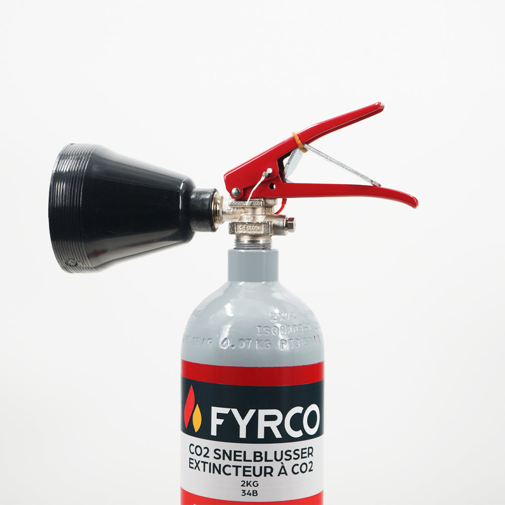 CO2-brandblusser 2kg B voor gevoelige apparatuur en elektrische branden close-up brandblusserkop